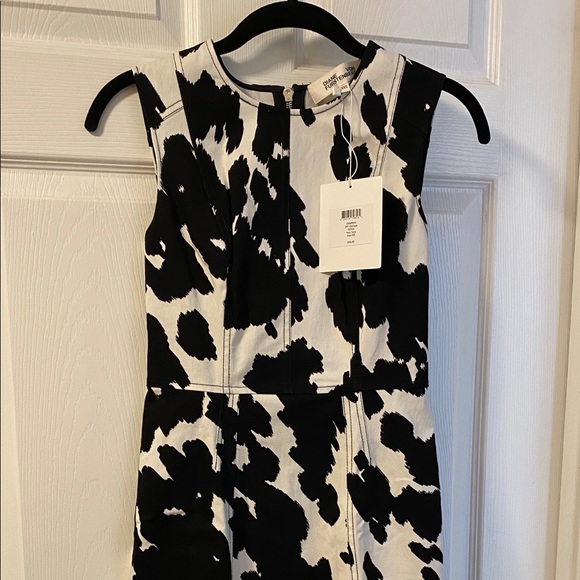 DVF Sleeveless Dress - Picture 3 of 3